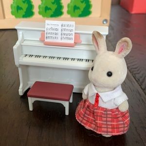 Calico Critter Piano and Bunny Bundle